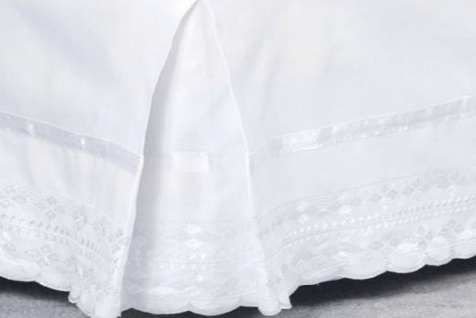 Faldón Broderie con tablas